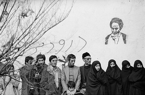 اشرفی اصفهانی: در شعارها انگیزه‌های مادی مطرح نبود