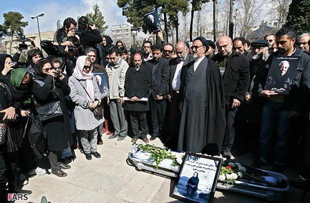 سیمین دانشور همسایه مشیری و زرین‌کوب شد